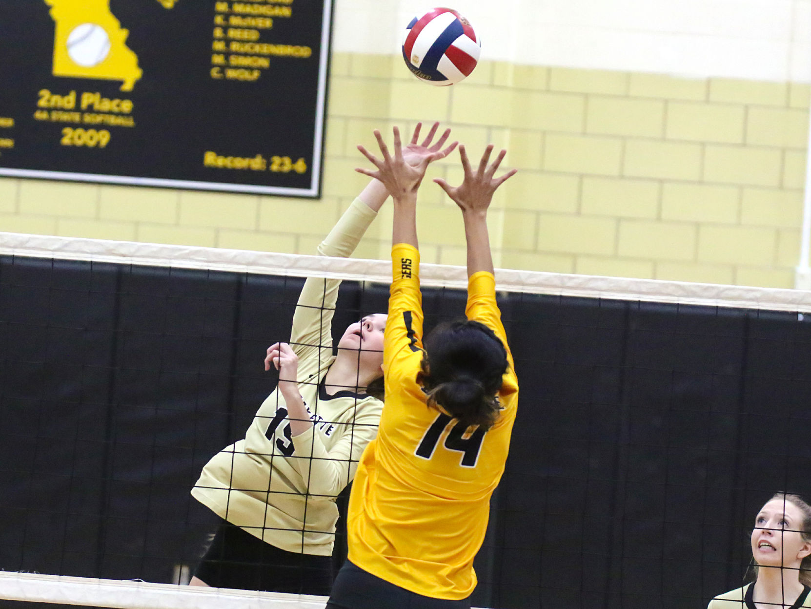 Lafayette vs. Oakville volleyball